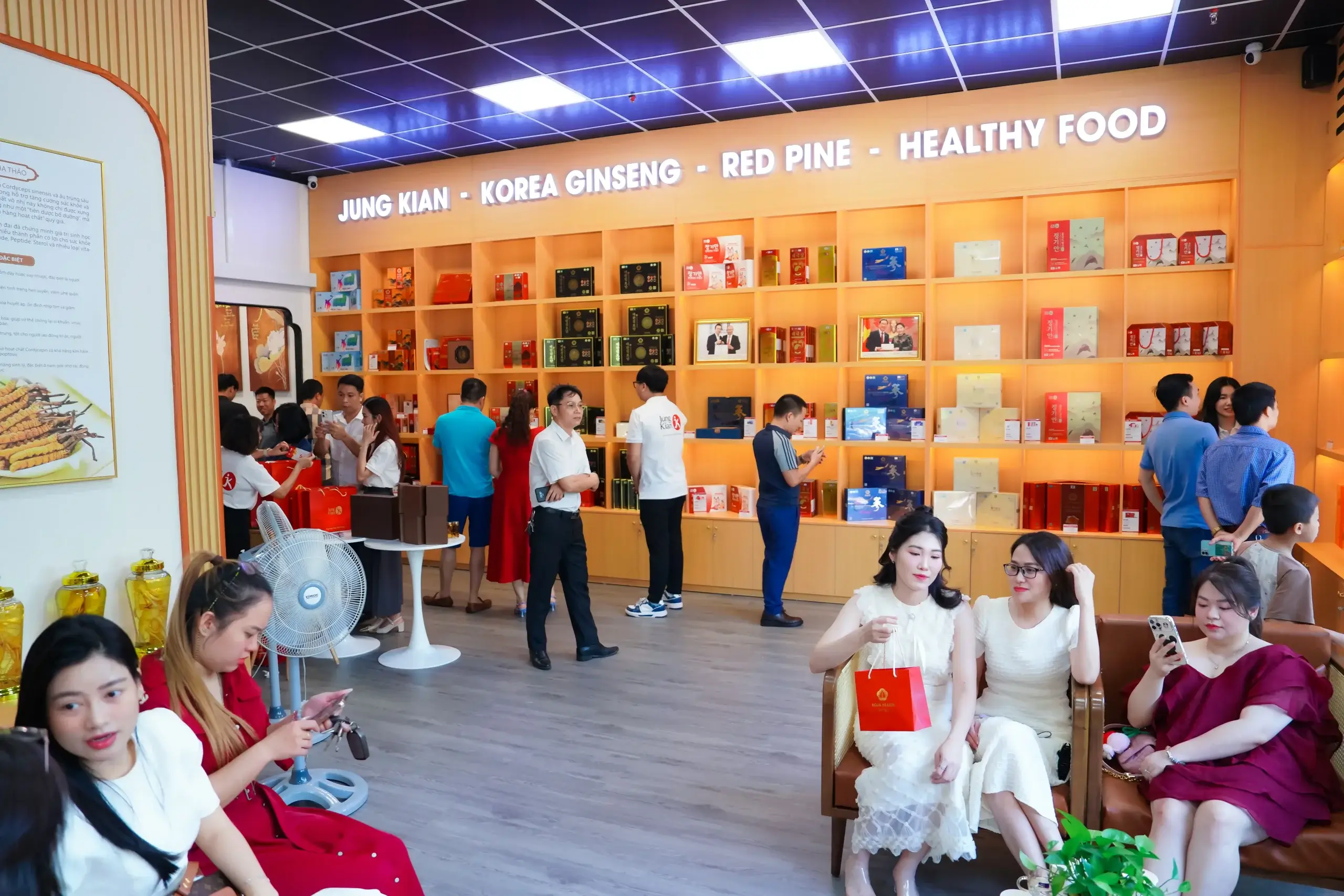 Không gian mua sắm cao cấp, chuẩn Hàn